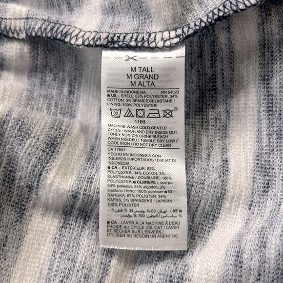 Old Navy Cropped Wide Leg Sleeveless Navy Striped Knit Jumpsuit Medium Tall - Picture 12 of 14